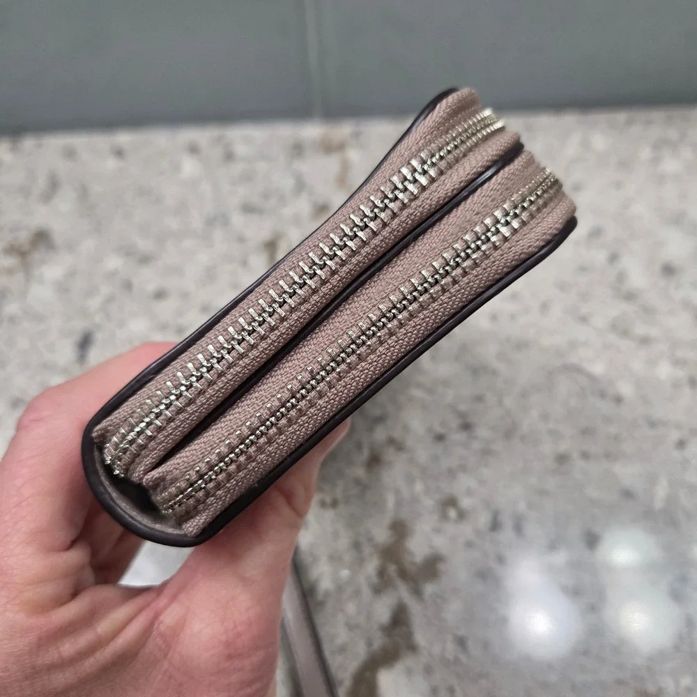 Coach Double Zip Wristlet Wallet‎ Beige Leather New York Signature